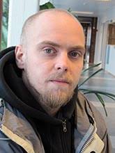 Espoolainen 24-vuotias kirvesmies Sami Tenhonen innostui Raksanuorten toiminnasta, kun Mikko Lindstedt lähetti hänelle tekstarin ja pyysi nuorisokurssille. - tenhonen