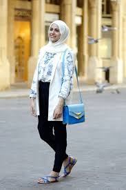 Style Hijab Harian Stylish Ala Reef El Zein yang Patut Anda Tiru ...