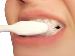 تنظيف الأسنان يحمي القلب Images?q=tbn:ANd9GcSYjlHzdxrhrR6Q6Gd1RSbmUe8vMFBB3DatvSe-GoZAuZATWiwZ3w