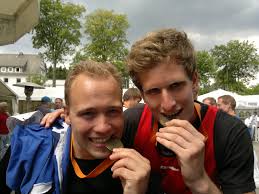 Pablo Gördes und Simon Krokowski. [+] Pablo Gördes und Simon Krokowski. Beim 13-km-Lauf mussten 430 Höhenmeter überwunden werden.