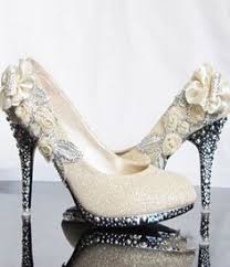 Wedding dress.Hair.nails.shoes on Pinterest | Wedding Shoes, Short ...