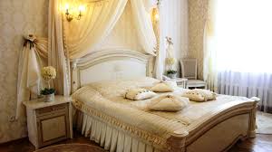 Romantic Bedroom Decoration And Design For Couple For Beautiful ...
