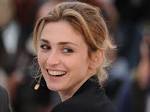 Julie Gayet seductress ? discover the Rival of Francis Holland