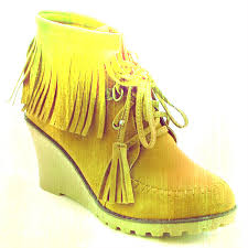 Dear Impractical, But Beautiful, Shoes | Mamalode