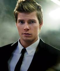 Michael Muller. Hunter Parrish won&#39;t stop apologizing over the phone. &quot;I&#39;ve never done this to anyone,&quot; he says when he calls a few minutes late for our ... - Hunter-Parrish-Boy-Wonder-mdn
