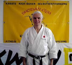 Manfred Ziora 5. Dan Shotokan Karate geb. 15.05.1962. Kampfsport seit 1979. Steven Murr 1.Dan Kickboxen