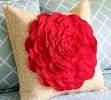 Tutorial: Throw pillow with oversized felt flower · Sewing ...