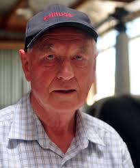 Neil McCabe: New Zealand&#39;s second-oldest licensed helicopter pilot. - 9658028