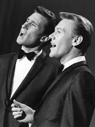 1965 - The Righteous Brothers - Unchained Melody Images?q=tbn:ANd9GcTr4_DGqI2Hfs7Z0otPnSvKBmTeIqp-bC9_yx1dyn7djivmUwsH