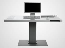 http://t0.gstatic.com/images?q=tbn:DAbkFew9PD85EM:http://www.photoexit.com/wp-content/uploads/2010/07/modern-computer-desk-designs-4.jpg&t=1