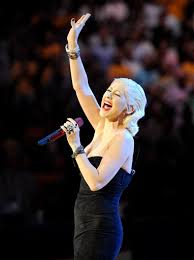 Christina Aguilera Sings