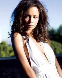 http://t0.gstatic.com/images?q=tbn:IYZ0HJY2GEPa7M:http://www.ourkitchensink.com/wp-content/uploads/2009/07/thandie-newton-our-kitchen-sink.jpg&t=1