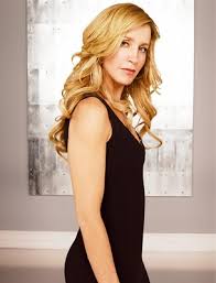 http://t0.gstatic.com/images?q=tbn:IqgMsK9wyldKPM:http://www.buddytv.com/articles/desperate-housewives/images/felicity-huffman-4.jpg