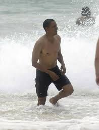 Obama bodysurfs in Hawaii:
