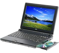 Hati-Hati Bawa Laptop Bila Kita Bepergian Naik BUs Umum Mini-laptop-fujitsu-P7230
