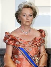 zqueenpaola.jpg