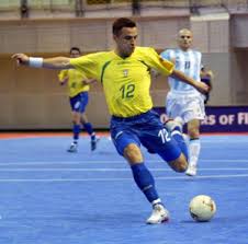 http://t0.gstatic.com/images?q=tbn:jFokMb1GM7QnmM:http://www.lazeresportes.com/wp-content/uploads/2009/04/atuacoes-irregulares-no-futsal-300x295.png