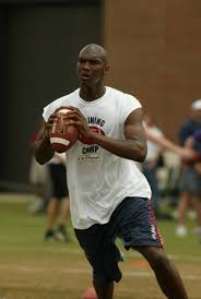 sign JaMarcus Russell.