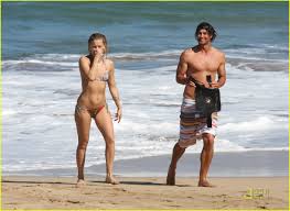 kate hudson adam scott hawaii
