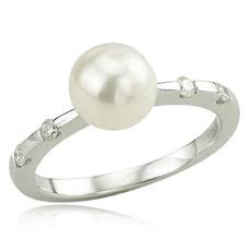 Nhẫn dành cho cá nhân và cặp đôi Cultured-pearl-ring