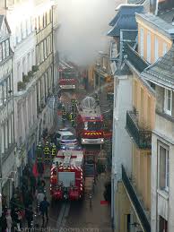 incendie-20-12-07-rue-beauvoisine.jpg