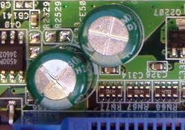condensateurs_MB_AsRock_K7S8XEp_1.JPG