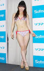 王崎まりな