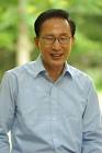 李明博