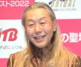 假屋崎省吾