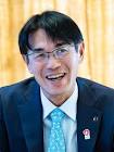 山下真