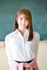 小林由依