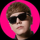 HIKAKIN (ヒカキン)