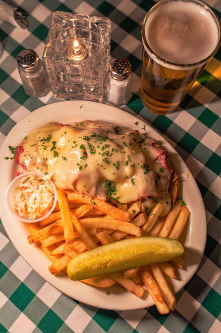 Frankie's Bar & Grill by null