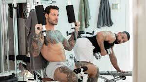 Naked guys i need to change gyms jpg x Naked men in the gym
