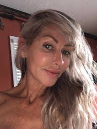 Abbywinters model blonde glasses fulllength honeys jpg x Blonde solo glasses