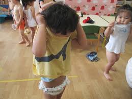 保育園　プール　着替え|奈良県保育園 香芝市保育園 せいか保育園｜のびのびBLOG: プール大好き♡こあら組！