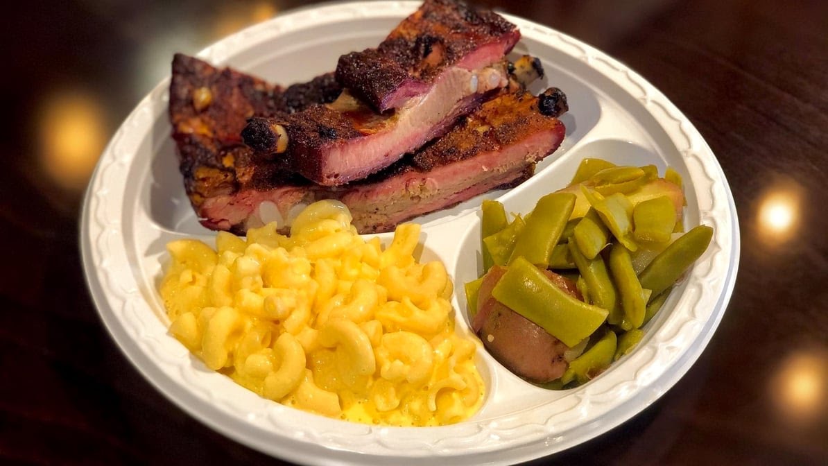 Sharon's Barbeque & Catering by null