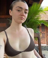 Sexy maisie williams jpg x Sexy maisie williams