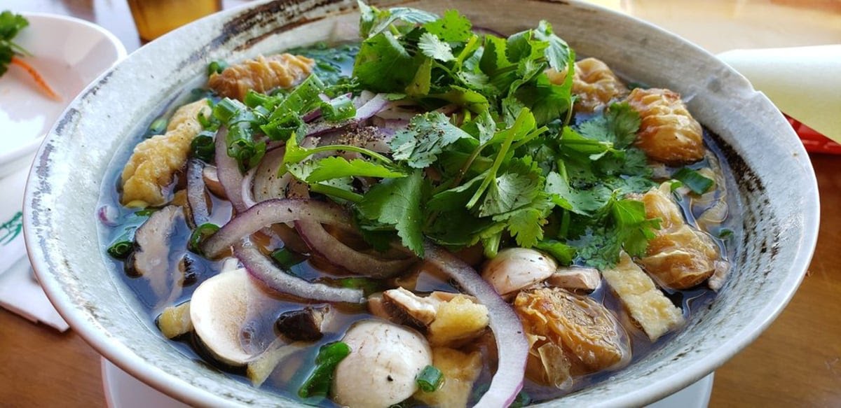 Viet Noodle Bar by null