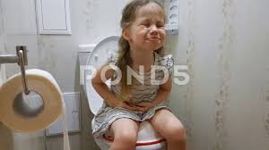 pooping little girl |This is little Marilyn's first poop on the big toilet 💩🥳👏🏻 - YouTube