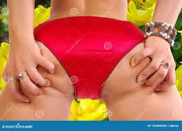 young ass hole|緑背景クロマキー。お尻お尻お尻ろくでなし裏面 Arsehole。少女の美尻の写真素材・画像素材 Image 49610186