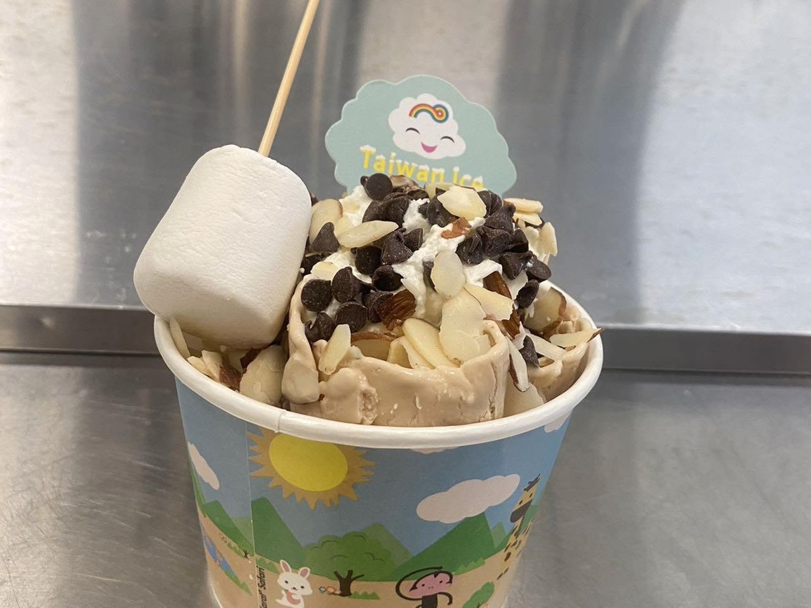 Taiwan Ice (Boba Tea, Rolled Ice cream) by null