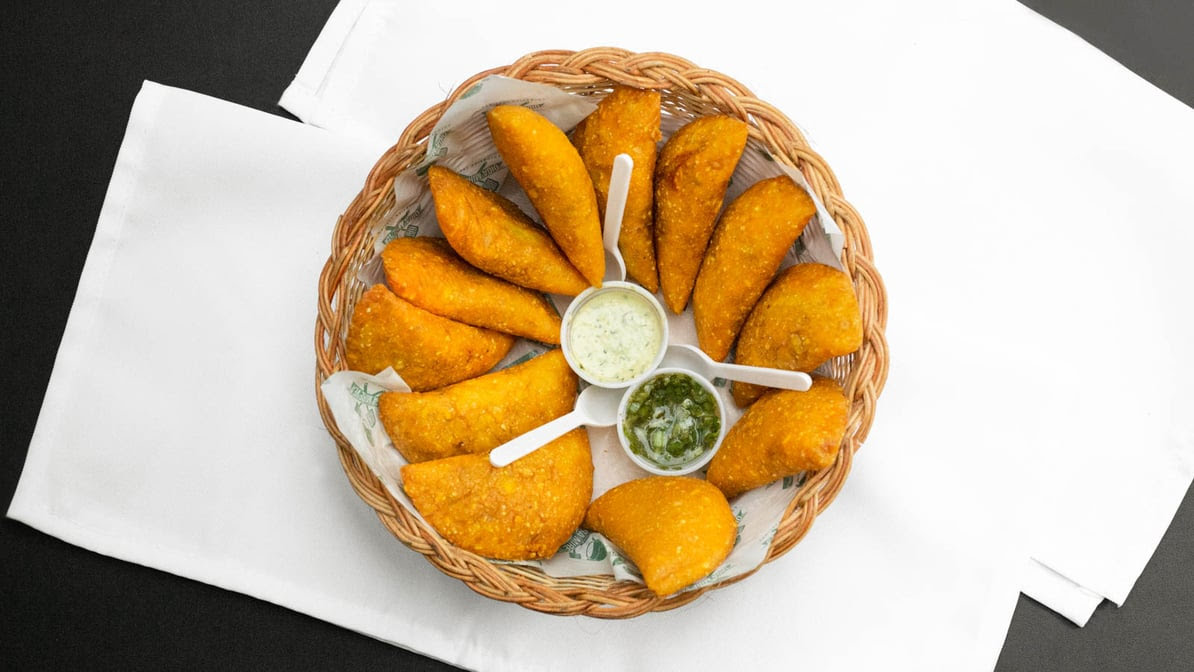 Oiga Mire Vea Colombian Cuisine and Latin NightClub by null