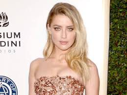 アンバーハードヌード|アンバー・ハードの乳首ドレス、乳首の位置が変化!?｜最新の映画ニュースならMOVIE WALKER PRESS