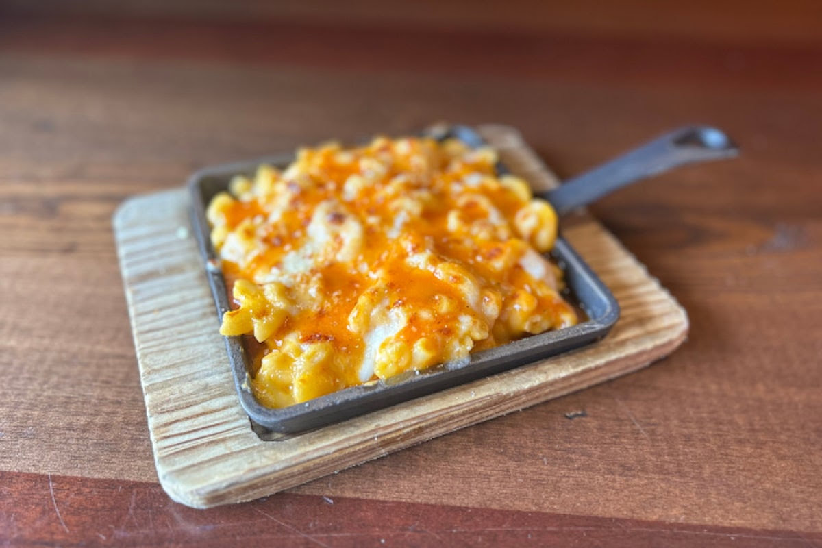 East Coast Wings + Grill by null