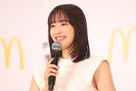 アイコラ　有名人|人気グラドル・青山ひかるが大胆露出！子猫のような幼さと豊満バストであなたを魅了する！|芸能人・著名人のニュースサイト ホミニス