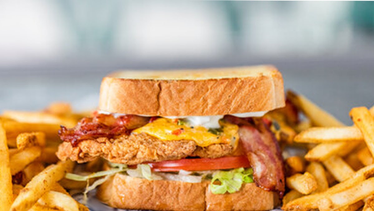 Roosters Run by null