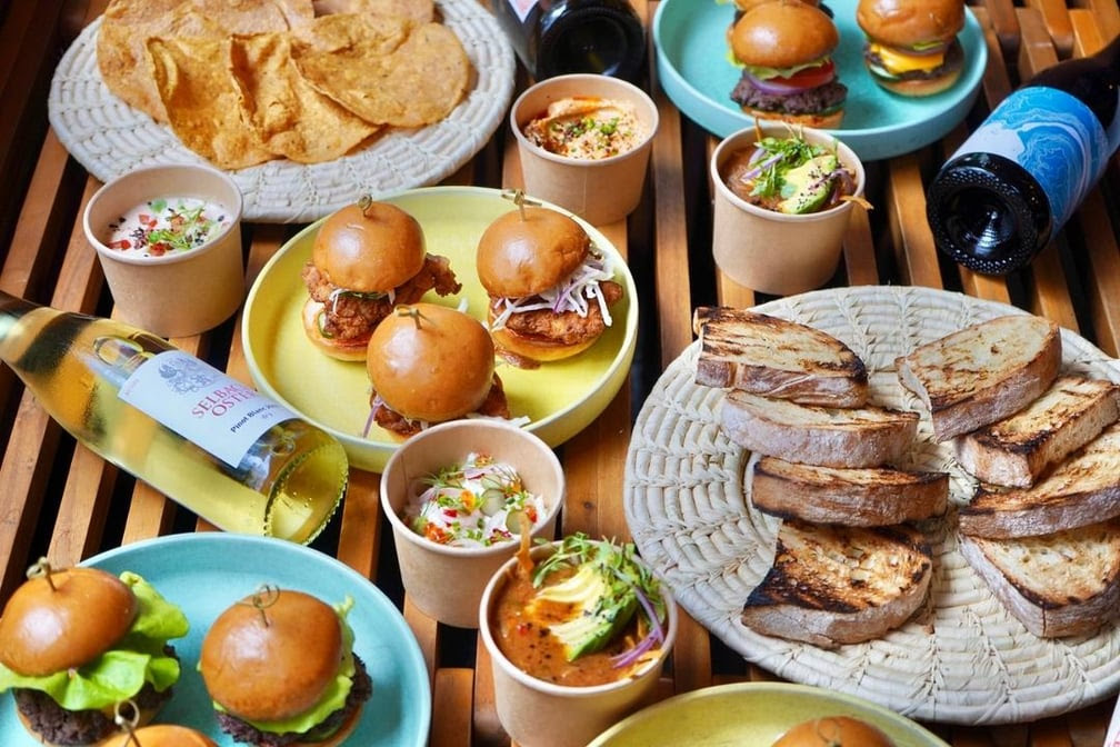 Lulu’s Wine Garden by null