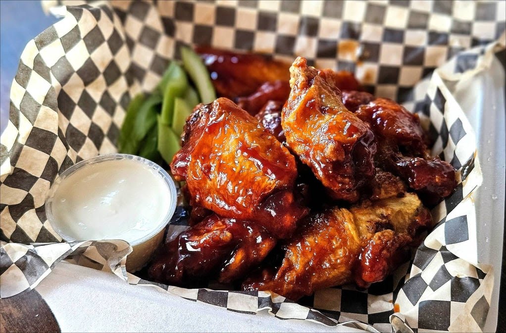 Maxwell's On Main (MOMs) by null