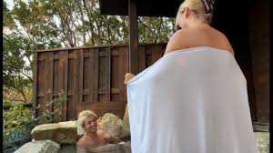  混浴 素人|鹿児島 霧島 林田温泉大浴場 ご婦人入浴中 ヌード 混浴 カラー